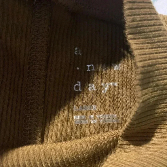 A New Day 3/4 Sleeve Women’s olive Green Top Size small - Picture 5 of 9